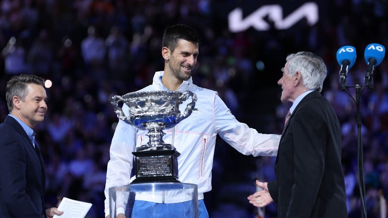 Australian Open: Djokovic Melburnda 10-cu dəfə çempi̇on olmaqla 22-ci̇ Böyük Dəbi̇lqə ti̇tulunu qazanıb